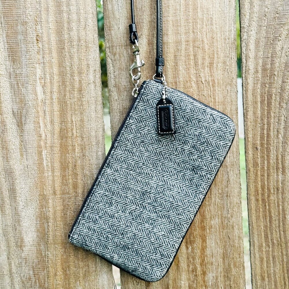 Vintage Coach Coach Herringbone Woolen Tweed Clutch Wristlet Black and White - Picture 7 of 16